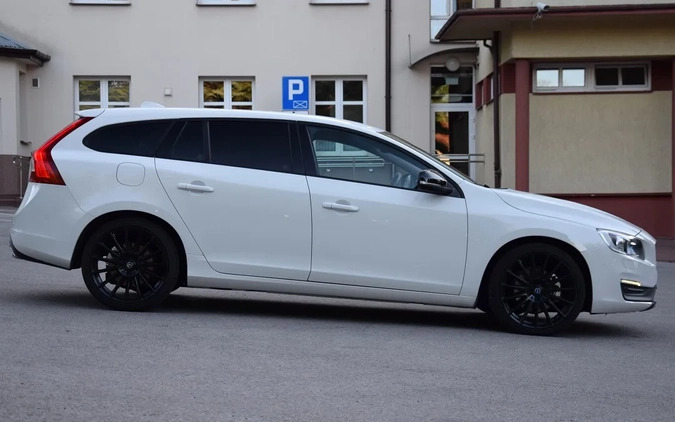 Volvo V60 cena 53900 przebieg: 150000, rok produkcji 2016 z Ryki małe 172